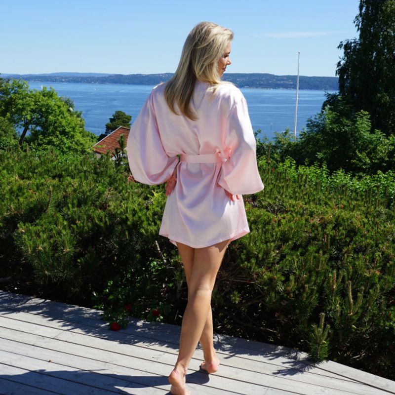 Kimono i silke - lys rosa