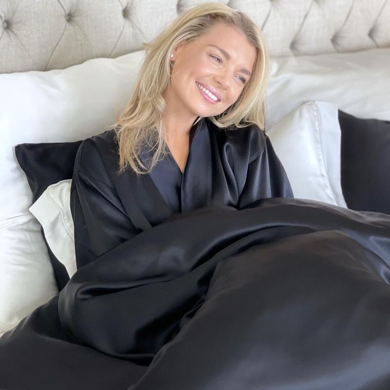 Sengesett i silke - sort