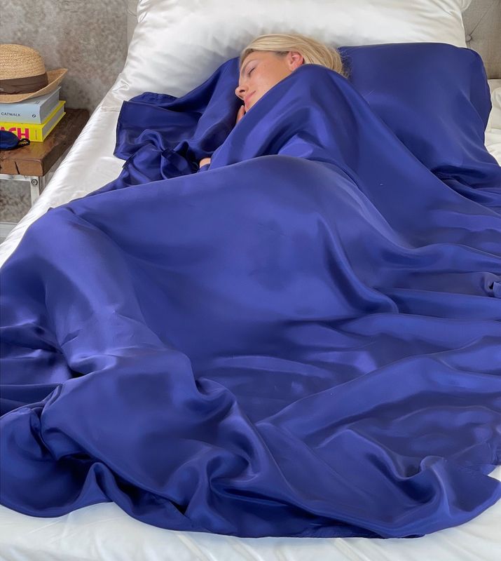 Silkelakenpose - mørkeblå