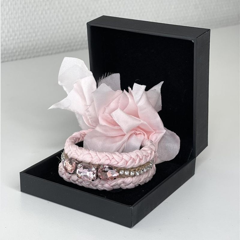 Armbånd i silke -rosa
