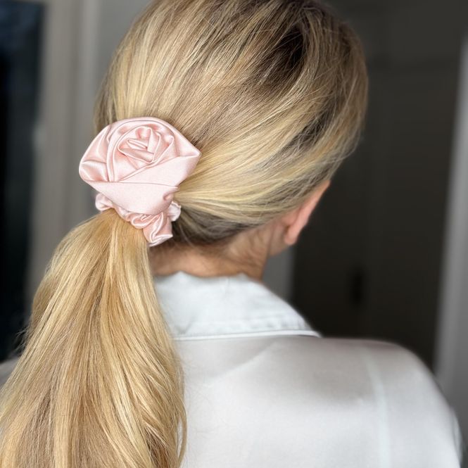 Hovedbilde Scrunchie med rose - rosa