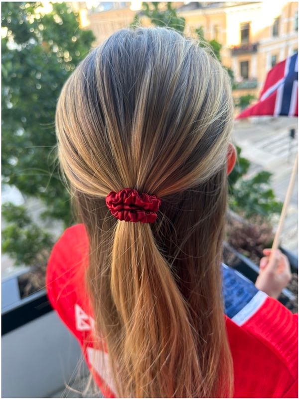 Hårstrikk i silke - scarlet