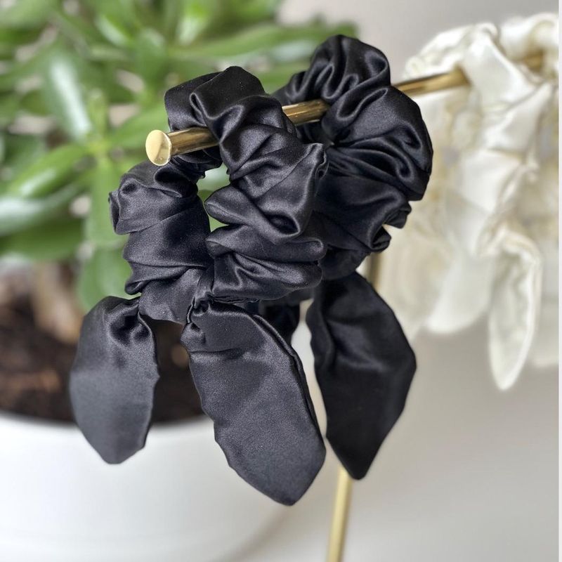 Scrunchies - med sløyfe -sort